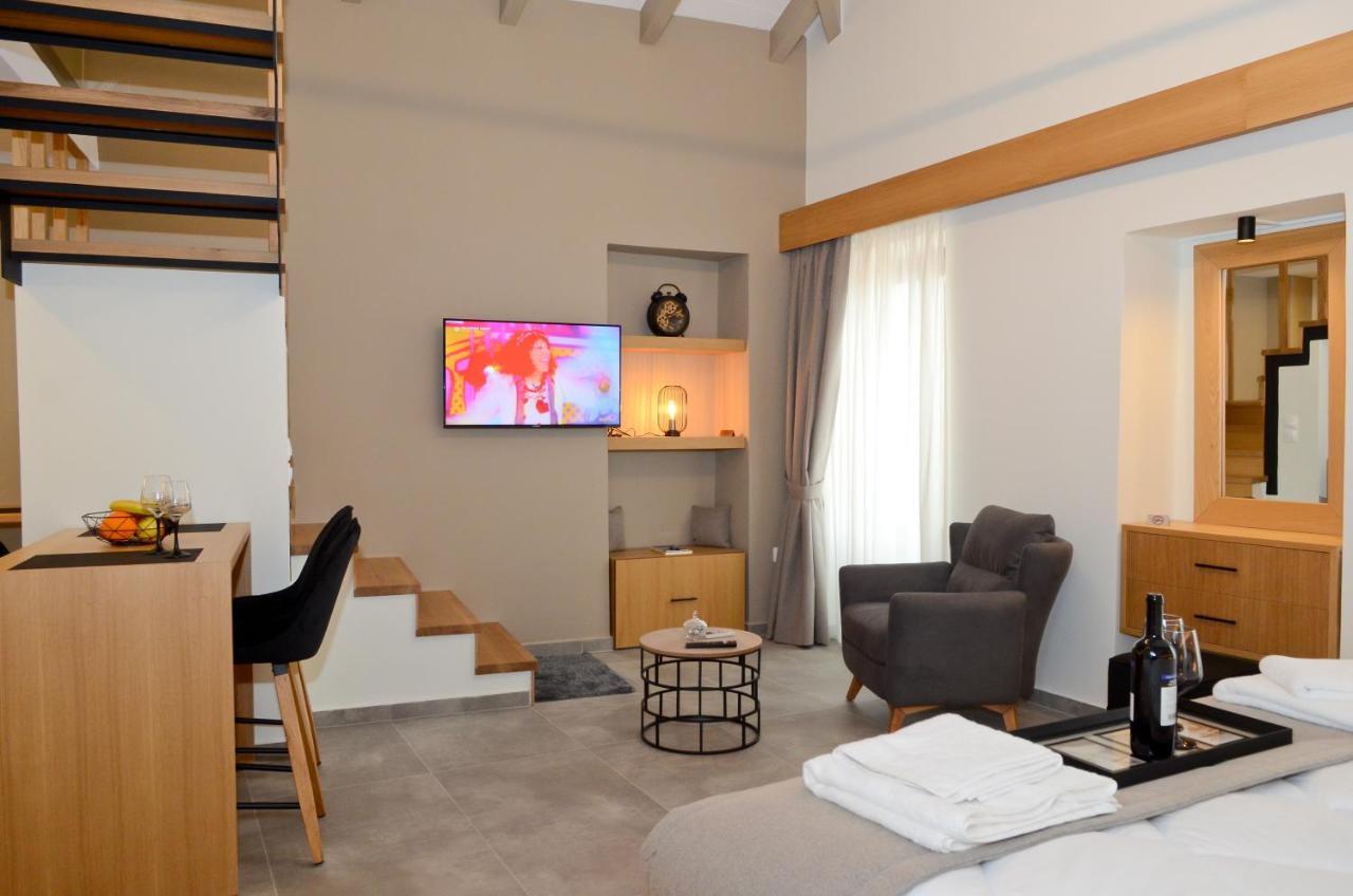 Roloi Suites นาฟปาคตอส ภายนอก รูปภาพ