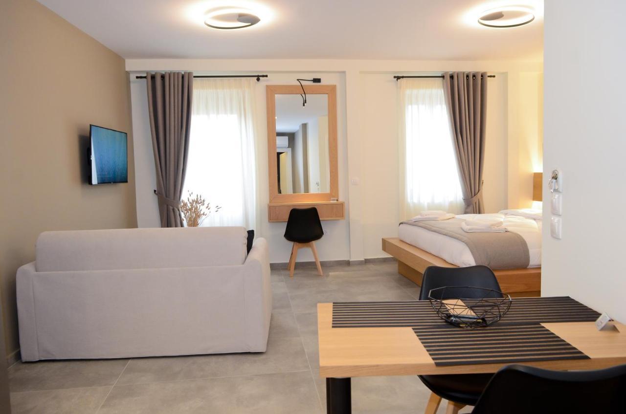 Roloi Suites นาฟปาคตอส ภายนอก รูปภาพ