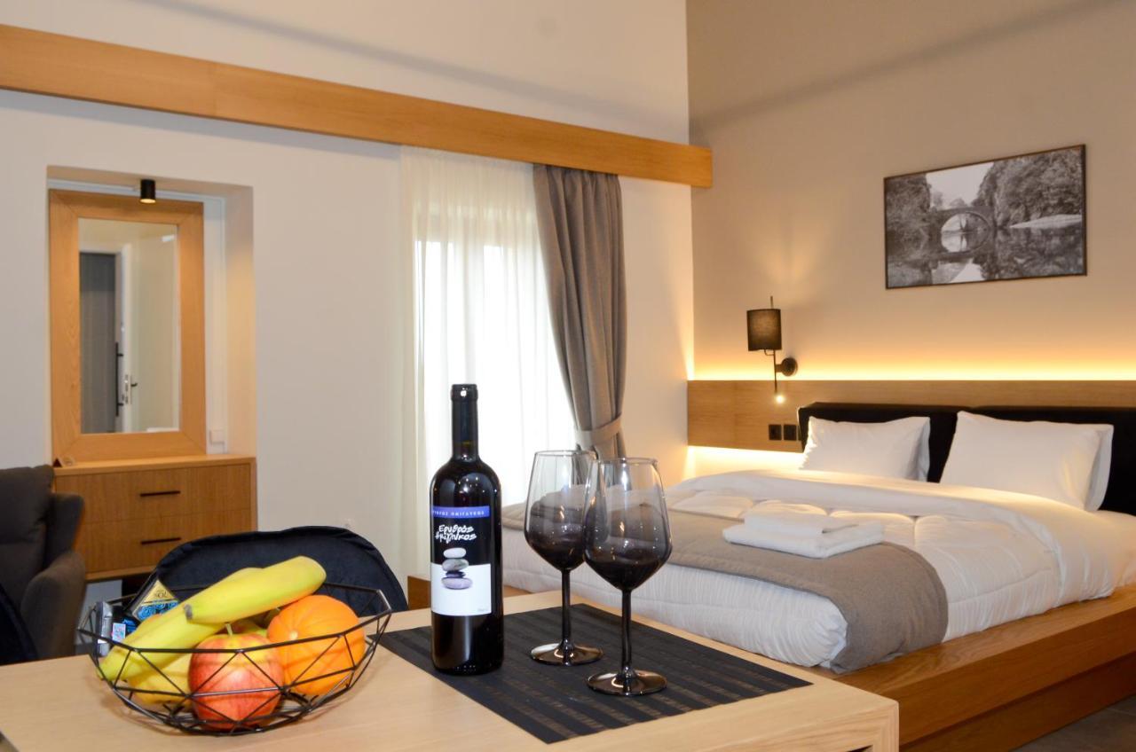 Roloi Suites นาฟปาคตอส ภายนอก รูปภาพ